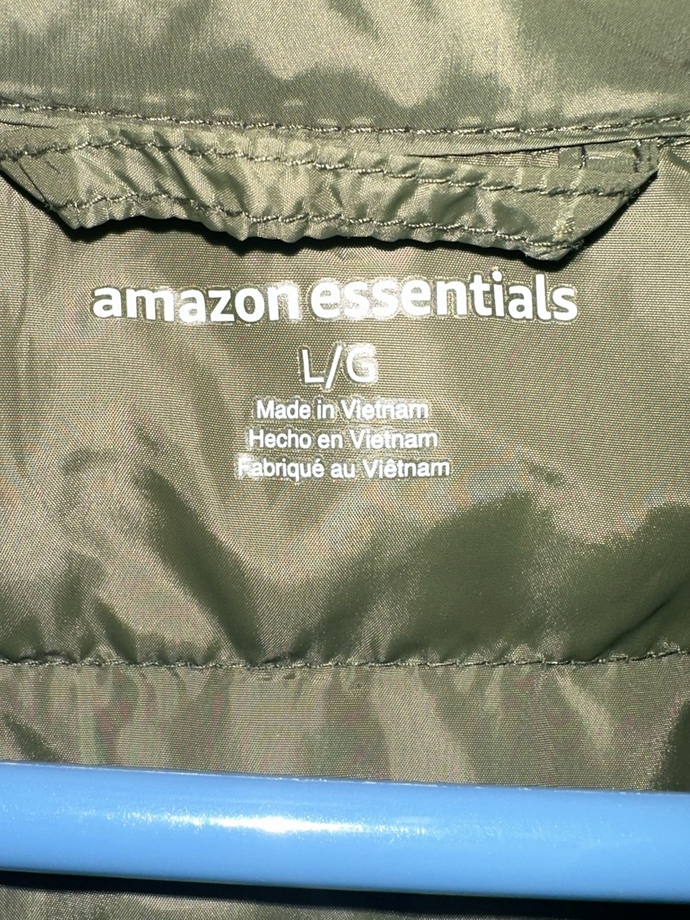 Amazon Essentials Puffer Vest - Picture 2 of 4